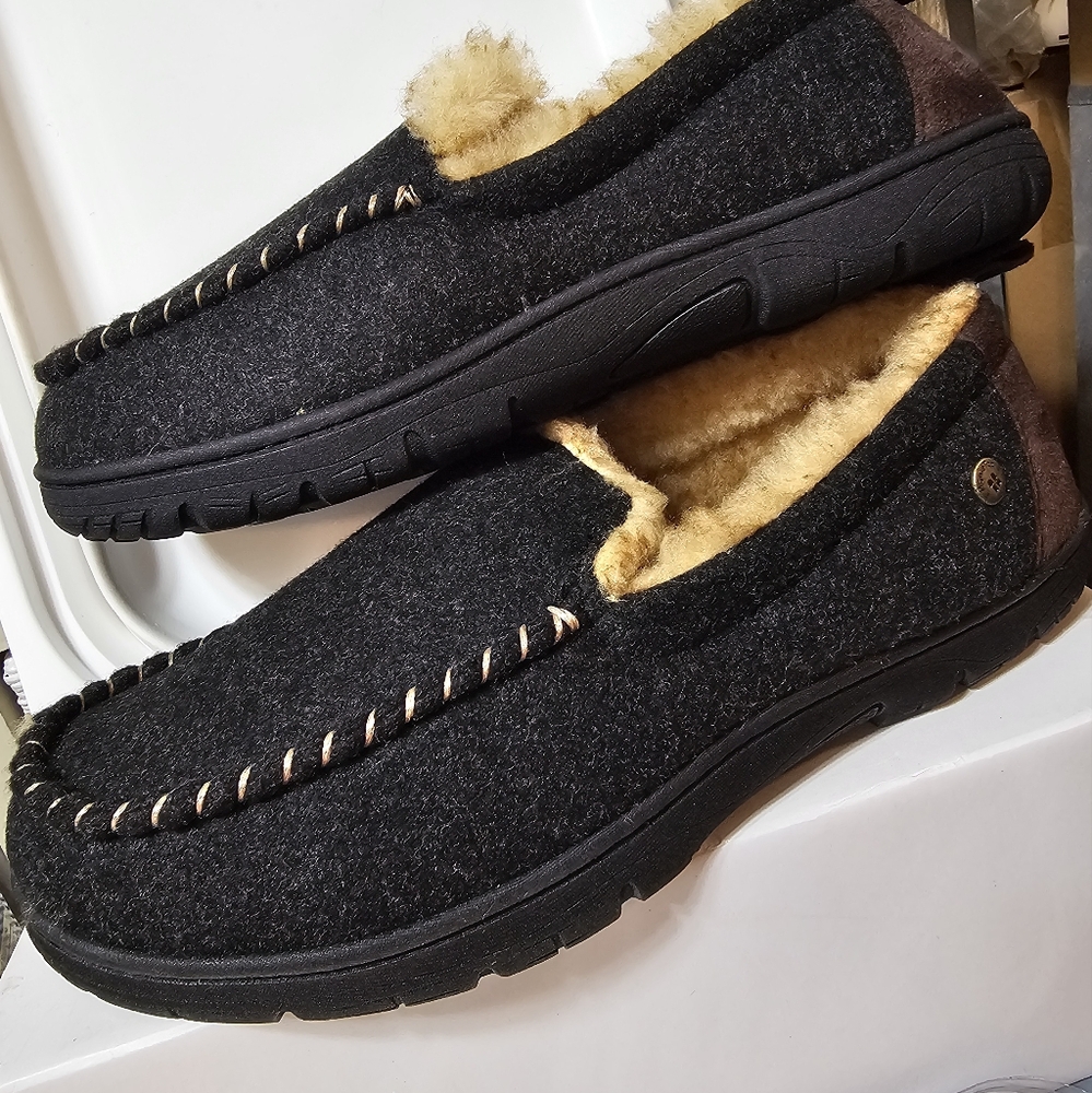 Mens Slippers Size 10